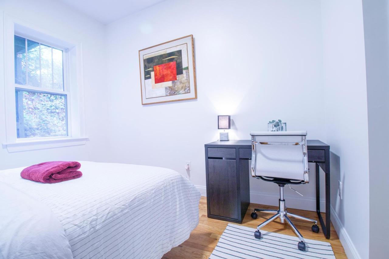 Appartamento 3Bd 1,5Bth Spacious Apt In Mission Hill Boston Esterno foto
